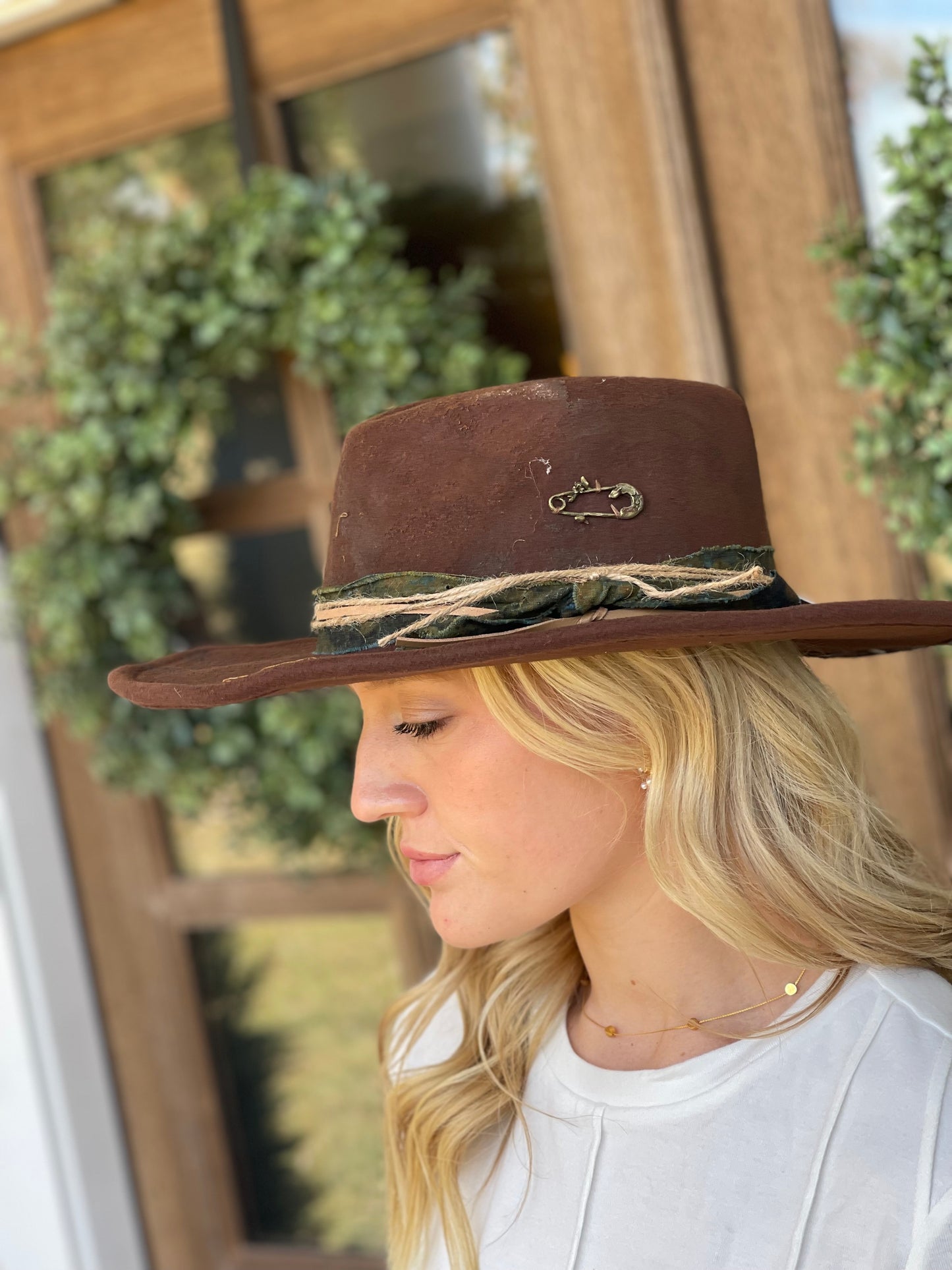 Vintage Versatile Shapeable Cowgirl & Fedora Hat With Distressed