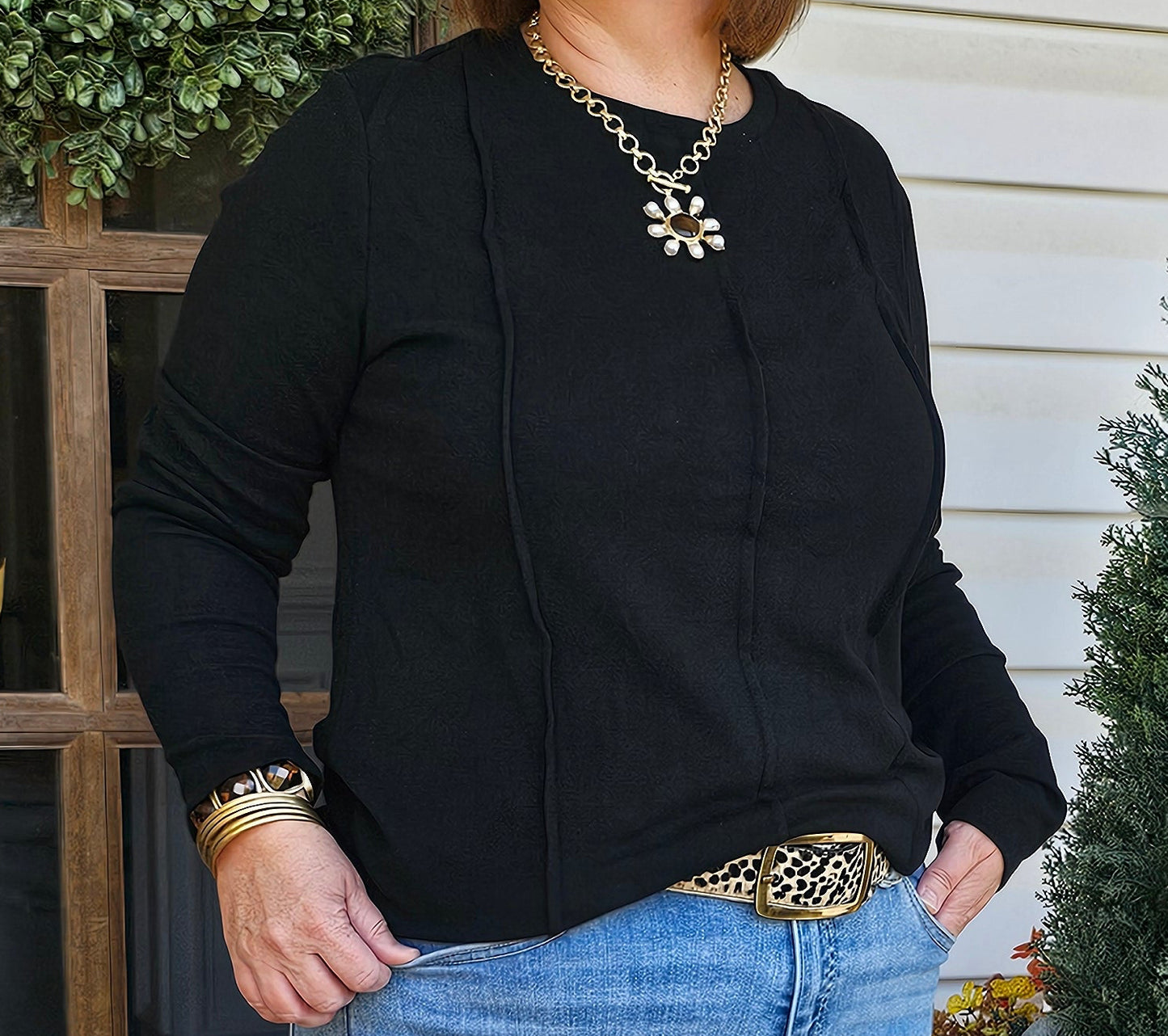 Black Solid Exposed Seam Crew Neck Long Sleeve Top