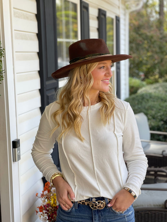 White Solid Exposed Seam Crew Neck Long Sleeve Top