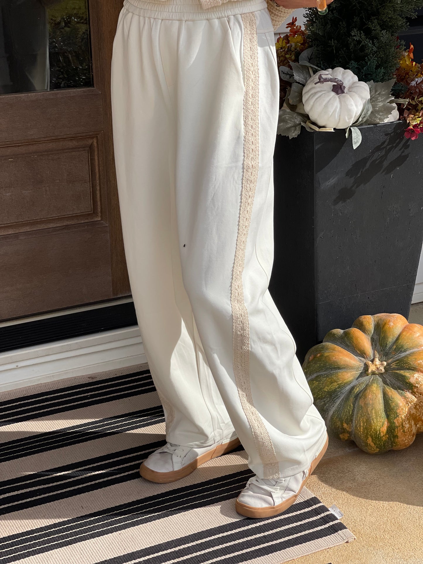 Crochet Trim Loose Fit Barrel Sweatpants