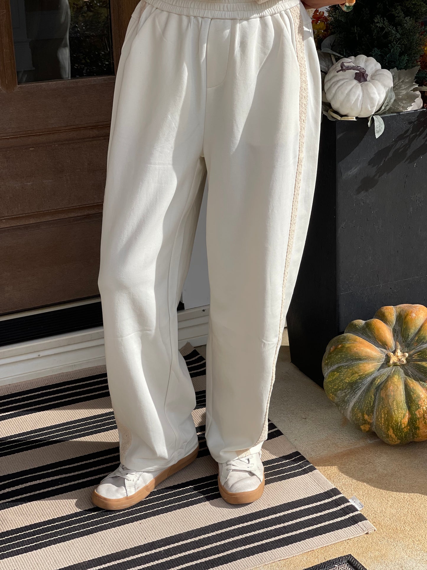 Crochet Trim Loose Fit Barrel Sweatpants