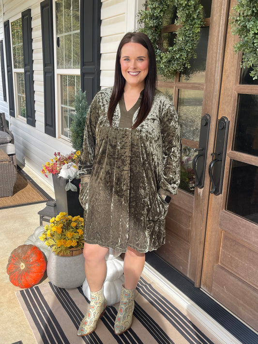 Jungle Green Velvet Long Sleeve V Neck Loose Dress with Pockets